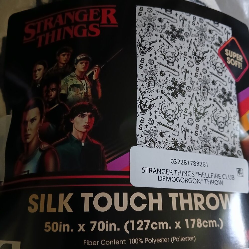 Stranger Things Throw Blanket Hellfire Demogorgon Design - NWT